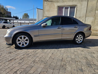 Mercedes C-Class foto 3