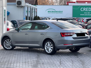 Skoda Superb foto 4