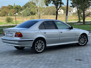 BMW 5 Series foto 2