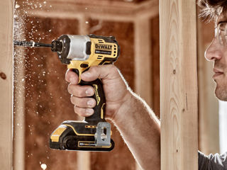 Masina de insurubat cu impact / шуруповерт ударный dewalt dcf840nt foto 3