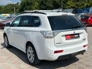 Mitsubishi Outlander foto 3