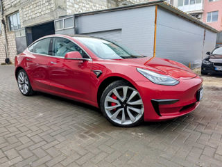 Tesla Model 3 foto 2