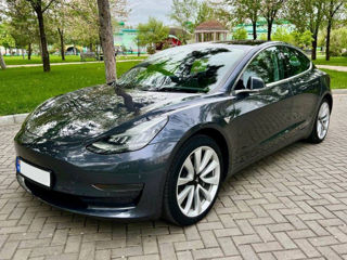 Tesla Model 3 foto 2