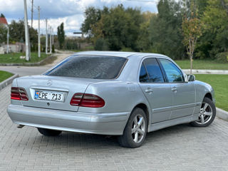 Mercedes E-Class foto 5