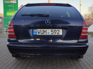 Mercedes C-Class foto 3