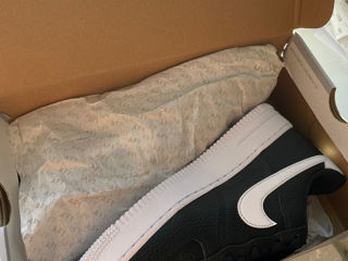 Nike AirForce 1 Black and White foto 2