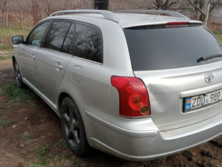 Toyota Avensis foto 3