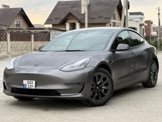 Tesla Model 3 foto 3