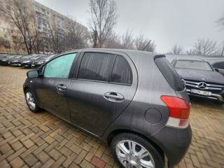 Toyota Yaris foto 12