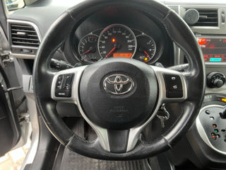 Toyota Verso-S foto 11