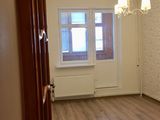 Vind urgent apartament  2 odai cu reparatie intr-o zona verde si linistita foto 5