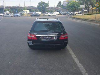 Mercedes E-Class фото 6