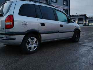 Opel Zafira foto 8