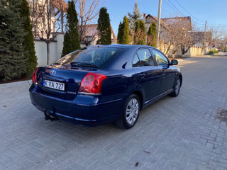 Toyota Avensis foto 3