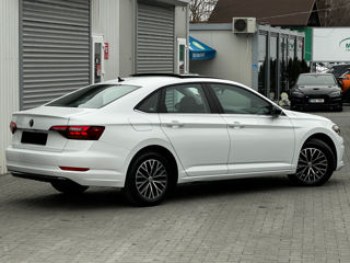 Volkswagen Jetta foto 4