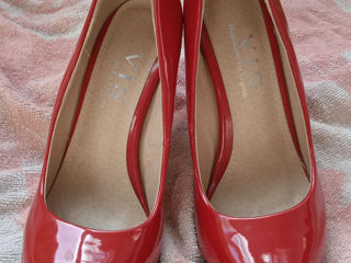 Туфли женские красные размер 37.