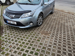 Toyota Avensis foto 2