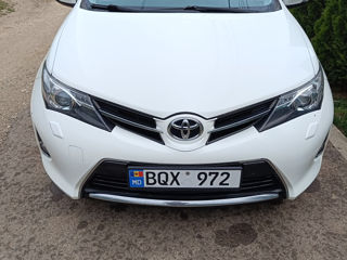 Toyota Auris foto 1