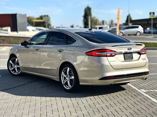 Ford Fusion foto 6