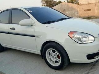 Hyundai Accent foto 1