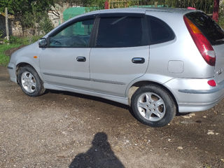 Nissan Almera Tino foto 4