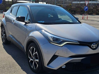 Toyota C-HR foto 2