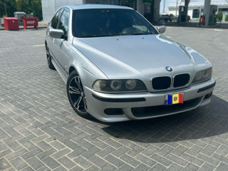 BMW 5 Series foto 3