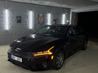 KIA K5 фото 0