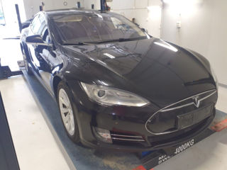 Tesla Model S foto 2