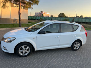 KIA Ceed Sw foto 2