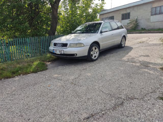 Audi A4 foto 1