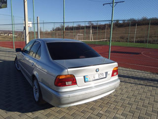 BMW 5 Series foto 9