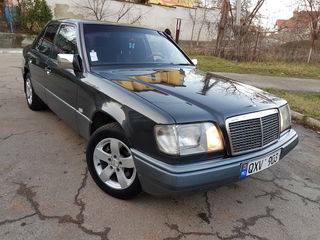 Mercedes Series (W124) foto 5