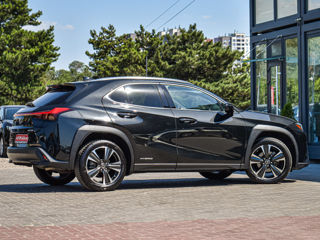 Lexus UX foto 2