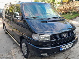 Volkswagen Caravelle foto 2