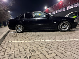 BMW 5 Series foto 3