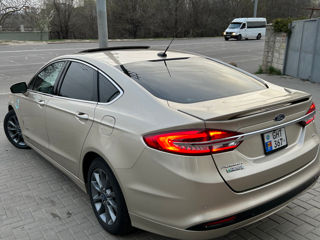 Ford Fusion foto 5