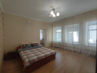 Apartament cu 2 camere, 53 m², Centru, Chișinău foto 3