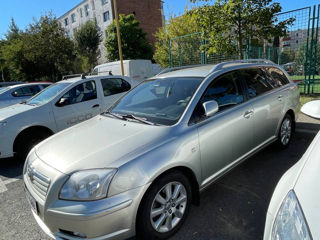 Toyota Avensis foto 9