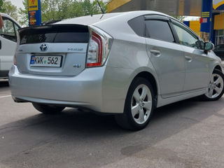 Toyota Prius фото 2