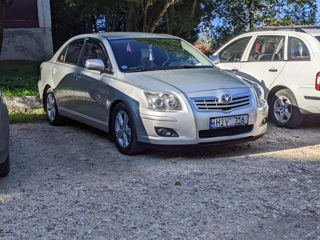 Toyota Avensis foto 1