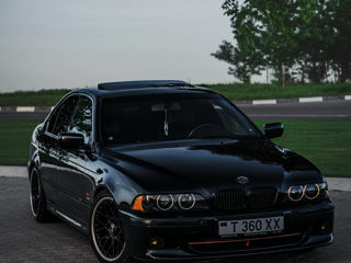 BMW 5 Series foto 4