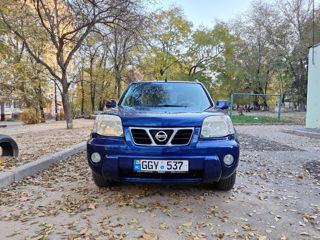 Nissan X-Trail foto 2