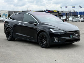 Tesla Model X foto 2