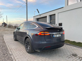 Tesla Model X foto 10