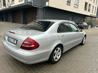 Mercedes E-Class foto 2