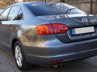 Volkswagen Jetta foto 7