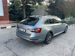 Skoda Superb foto 3