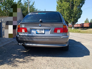 BMW 5 Series foto 4