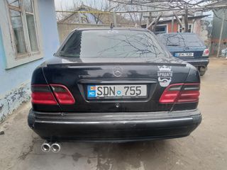 Mercedes E Class foto 4